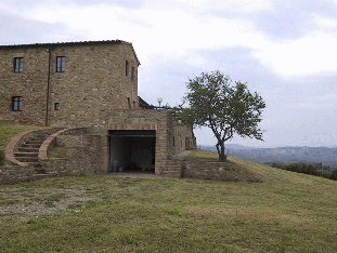 Una delle fotografie effettuate agli edifici oggetto di rilievo, vedi in alto l'immagine riassuntiva dei punti di vista delle foto