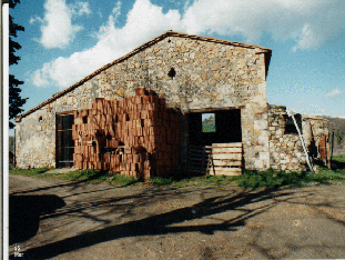 Una delle fotografie effettuate agli edifici oggetto di rilievo, vedi in alto l'immagine riassuntiva dei punti di vista delle foto