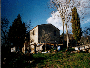 Una delle fotografie effettuate agli edifici oggetto di rilievo, vedi in alto l'immagine riassuntiva dei punti di vista delle foto