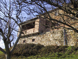 Una delle fotografie effettuate agli edifici oggetto di rilievo, vedi in alto l'immagine riassuntiva dei punti di vista delle foto