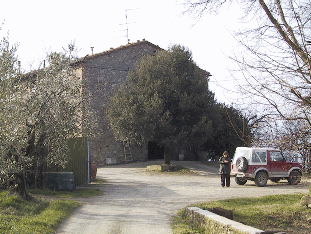 Una delle fotografie effettuate agli edifici oggetto di rilievo, vedi in alto l'immagine riassuntiva dei punti di vista delle foto