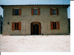 Una delle fotografie effettuate agli edifici oggetto di rilievo, vedi in alto l'immagine riassuntiva dei punti di vista delle foto