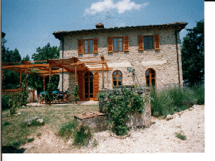 Una delle fotografie effettuate agli edifici oggetto di rilievo, vedi in alto l'immagine riassuntiva dei punti di vista delle foto