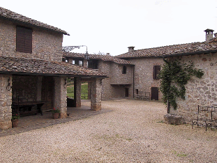 Una delle fotografie effettuate agli edifici oggetto di rilievo, vedi in alto l'immagine riassuntiva dei punti di vista delle foto