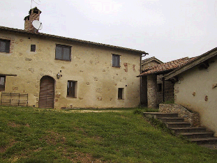 Una delle fotografie effettuate agli edifici oggetto di rilievo, vedi in alto l'immagine riassuntiva dei punti di vista delle foto