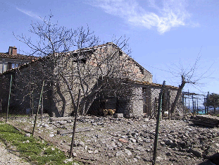 Una delle fotografie effettuate agli edifici oggetto di rilievo, vedi in alto l'immagine riassuntiva dei punti di vista delle foto