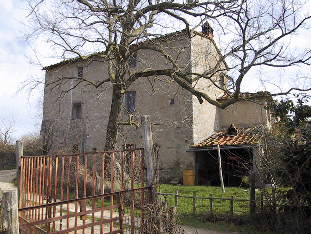 Una delle fotografie effettuate agli edifici oggetto di rilievo, vedi in alto l'immagine riassuntiva dei punti di vista delle foto