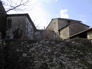 Una delle fotografie effettuate agli edifici oggetto di rilievo, vedi in alto l'immagine riassuntiva dei punti di vista delle foto