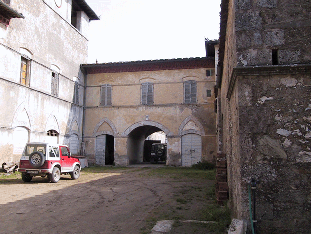 Una delle fotografie effettuate agli edifici oggetto di rilievo, vedi in alto l'immagine riassuntiva dei punti di vista delle foto