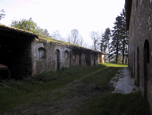 Una delle fotografie effettuate agli edifici oggetto di rilievo, vedi in alto l'immagine riassuntiva dei punti di vista delle foto