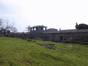 Una delle fotografie effettuate agli edifici oggetto di rilievo, vedi in alto l'immagine riassuntiva dei punti di vista delle foto