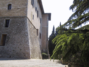 Una delle fotografie effettuate agli edifici oggetto di rilievo, vedi in alto l'immagine riassuntiva dei punti di vista delle foto