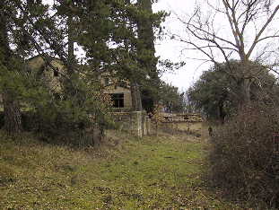 Una delle fotografie effettuate agli edifici oggetto di rilievo, vedi in alto l'immagine riassuntiva dei punti di vista delle foto