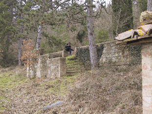 Una delle fotografie effettuate agli edifici oggetto di rilievo, vedi in alto l'immagine riassuntiva dei punti di vista delle foto