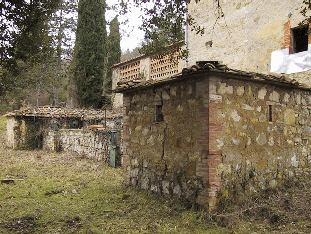 Una delle fotografie effettuate agli edifici oggetto di rilievo, vedi in alto l'immagine riassuntiva dei punti di vista delle foto