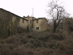 Una delle fotografie effettuate agli edifici oggetto di rilievo, vedi in alto l'immagine riassuntiva dei punti di vista delle foto