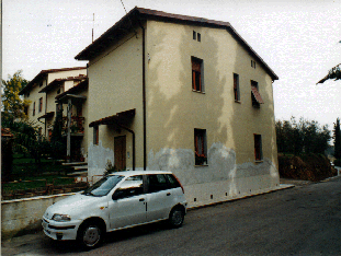 Una delle fotografie effettuate agli edifici oggetto di rilievo, vedi in alto l'immagine riassuntiva dei punti di vista delle foto